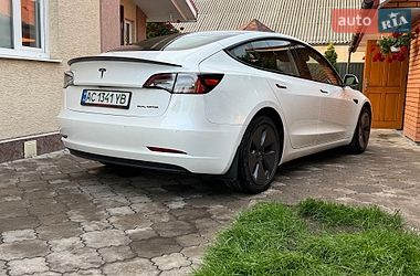 Седан Tesla Model 3 2022 в Луцке