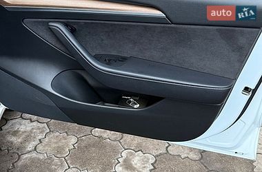 Седан Tesla Model 3 2022 в Луцке