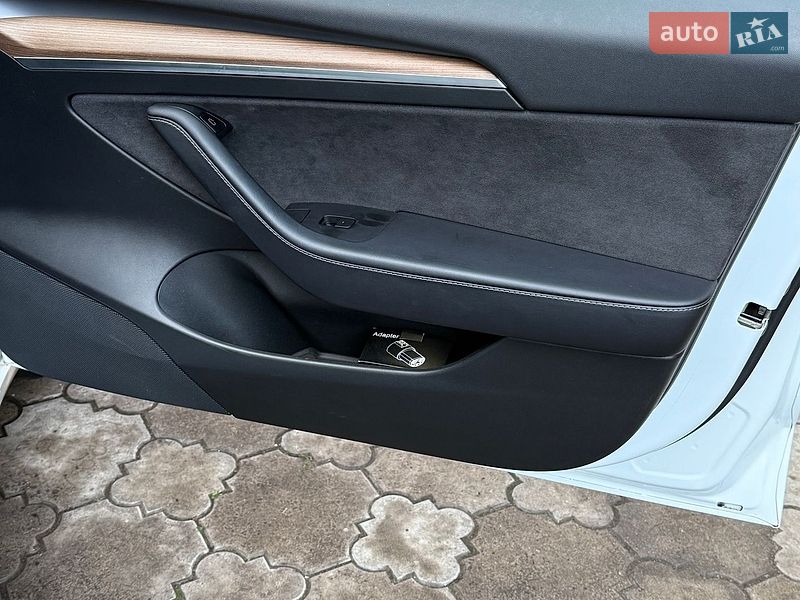 Седан Tesla Model 3 2022 в Луцке