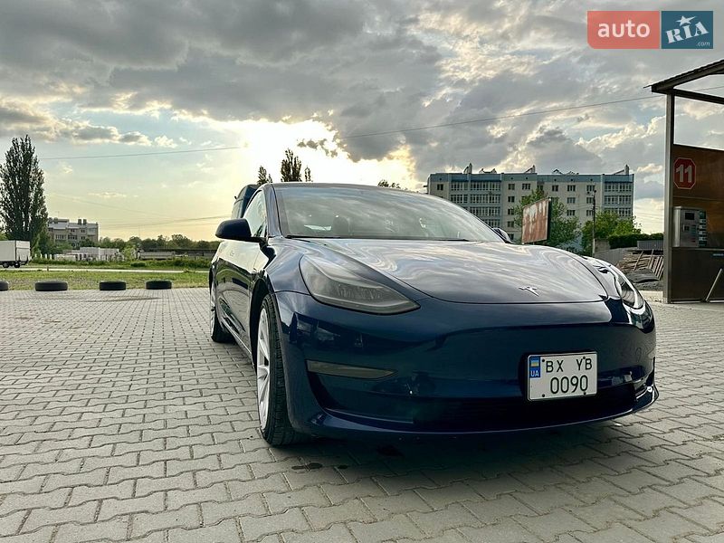 Седан Tesla Model 3 2021 в Кам'янець-Подільському