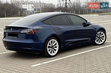 Седан Tesla Model 3 2022 в Черновцах