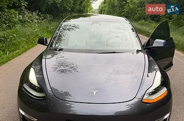 Седан Tesla Model 3 2022 в Кривому Озері