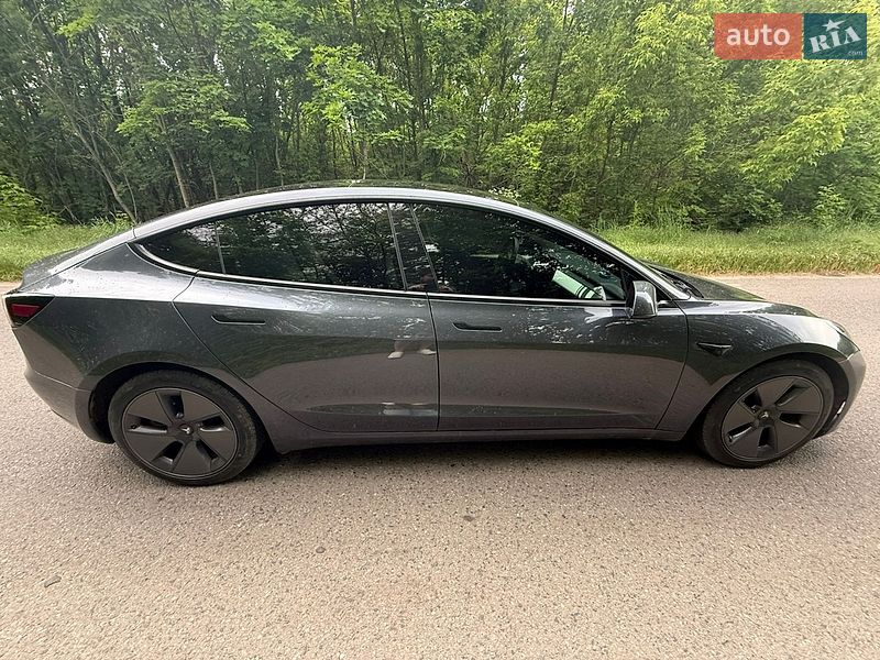 Седан Tesla Model 3 2022 в Кривому Озері