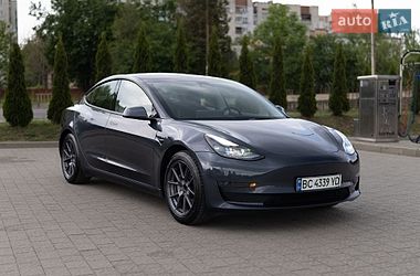 Седан Tesla Model 3 2022 в Дрогобыче