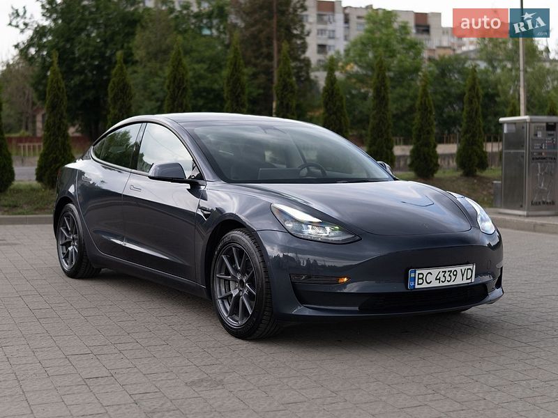 Tesla Model 3 2022