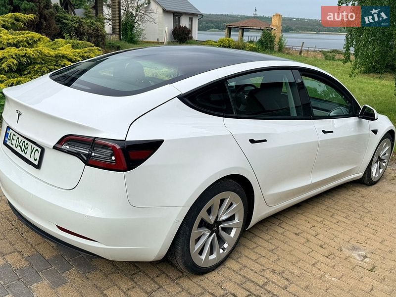 Седан Tesla Model 3 2022 в Дніпрі