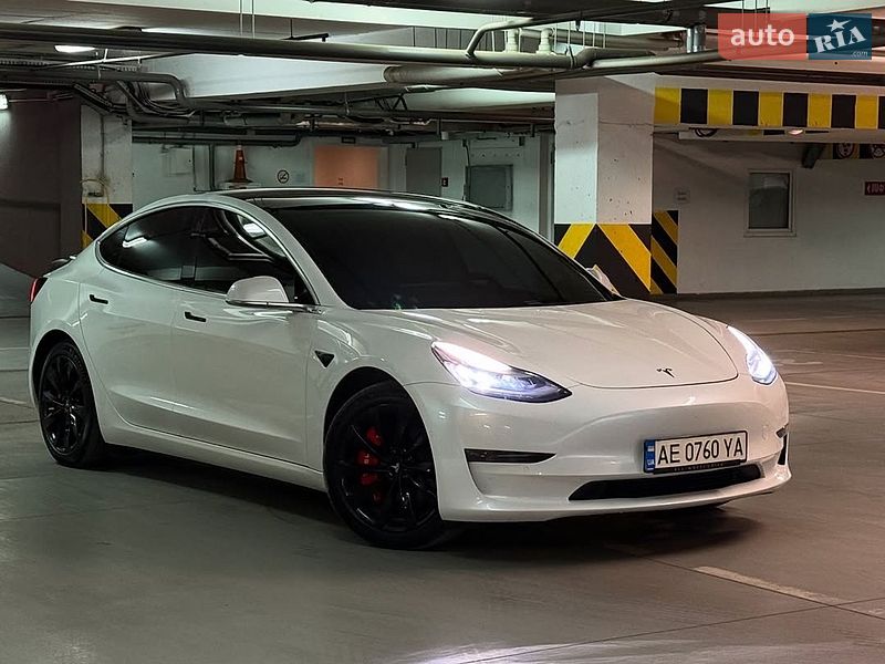 Tesla Model 3 2020