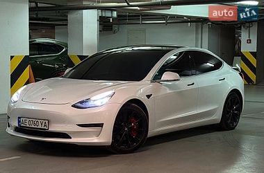 Седан Tesla Model 3 2020 в Львові