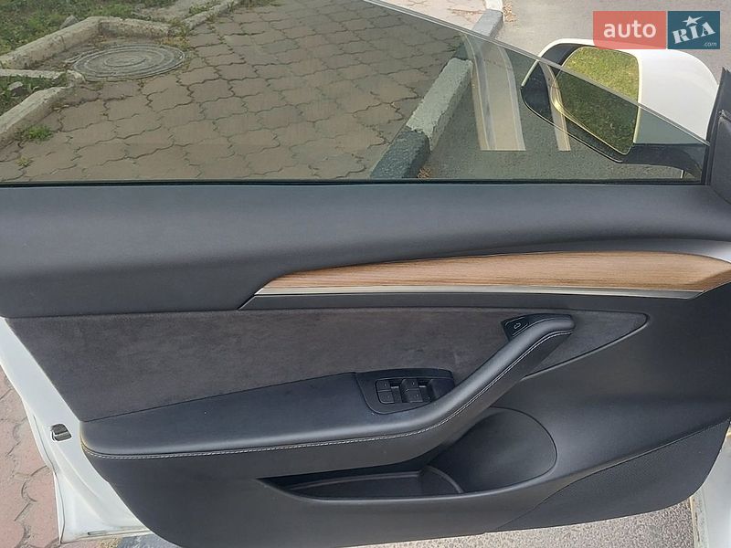 Седан Tesla Model 3 2022 в Луцке фото 5 Седан Tesla Model 3 2022 в Луцке