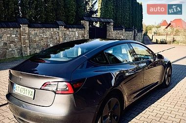 Седан Tesla Model 3 2022 в Надворной