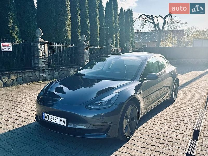 Tesla Model 3 2022
