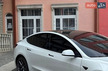 Седан Tesla Model 3 2022 в Кременце