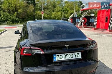 Седан Tesla Model 3 2022 в Тернополі