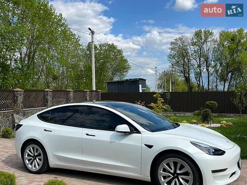 Седан Tesla Model 3 2021 в Хмельницькому