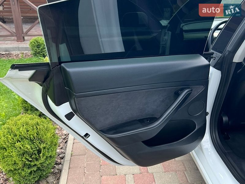 Седан Tesla Model 3 2021 в Хмельницькому
