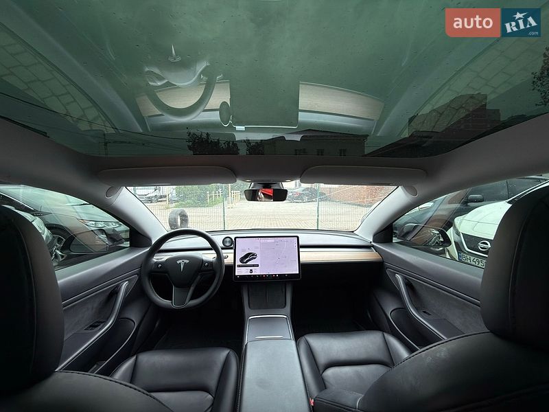 Седан Tesla Model 3 2020 в Одессе