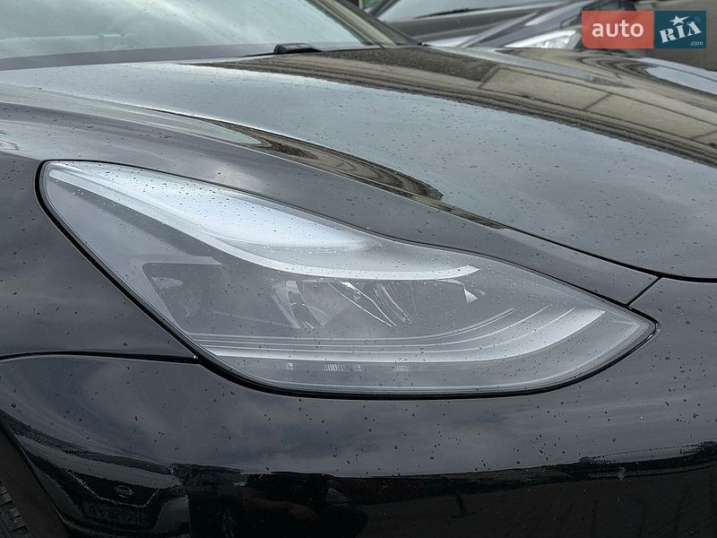 Седан Tesla Model 3 2020 в Одессе