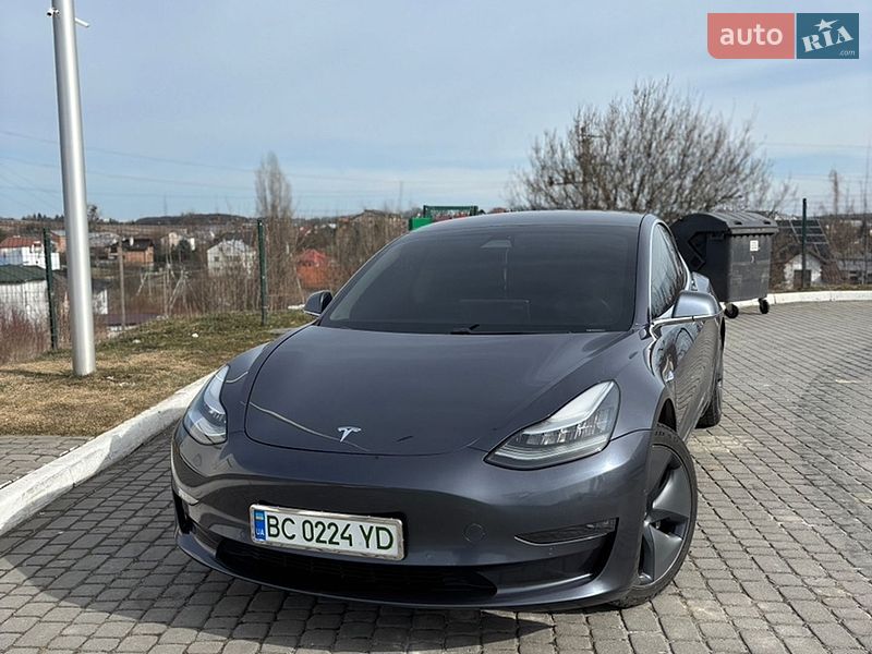 Седан Tesla Model 3 2020 в Жовкве