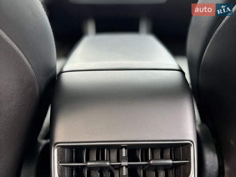 Седан Tesla Model 3 2020 в Жовкве
