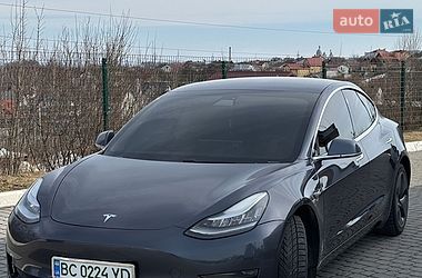 Седан Tesla Model 3 2020 в Жовкве