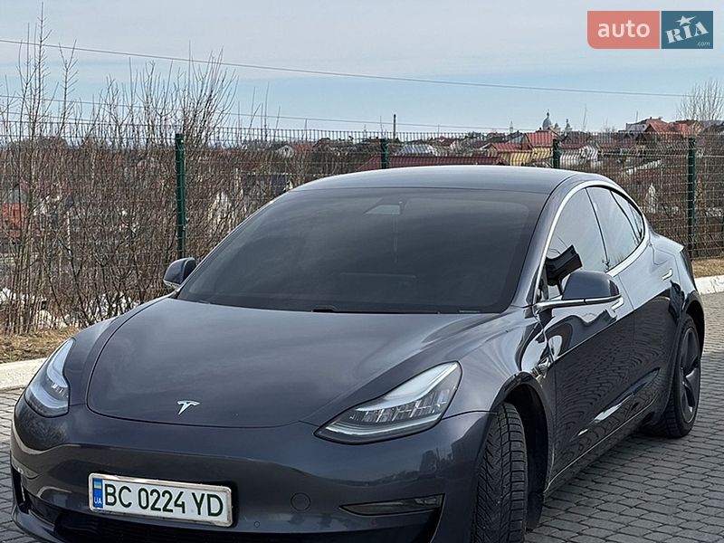 Седан Tesla Model 3 2020 в Жовкве