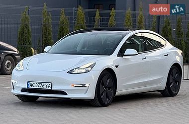 Седан Tesla Model 3 2021 в Луцке