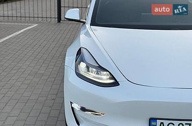 Седан Tesla Model 3 2021 в Луцке