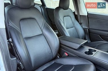 Седан Tesla Model 3 2021 в Луцке