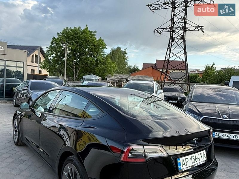 Седан Tesla Model 3 2022 в Дніпрі