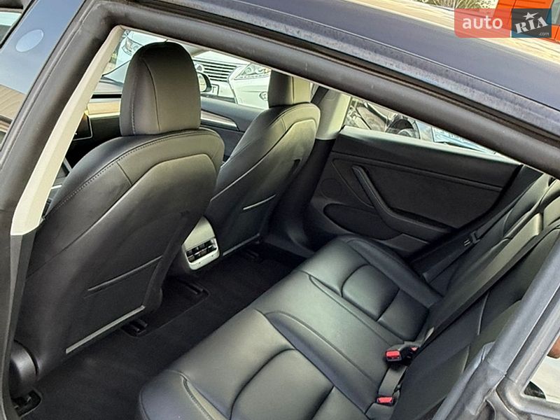 Седан Tesla Model 3 2022 в Дніпрі