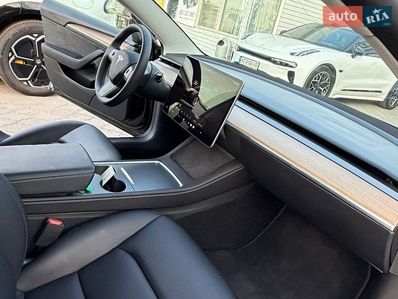 Седан Tesla Model 3 2022 в Дніпрі