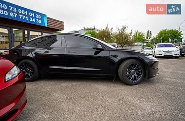 Седан Tesla Model 3 2024 в Києві