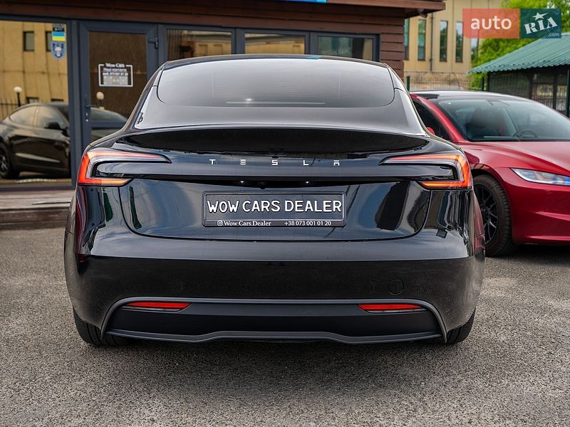 Седан Tesla Model 3 2024 в Києві