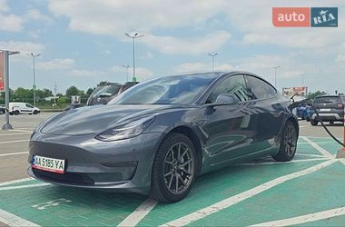 Седан Tesla Model 3 2020 в Львові