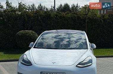 Седан Tesla Model 3 2018 в Львові