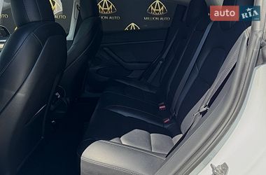 Седан Tesla Model 3 2021 в Киеве