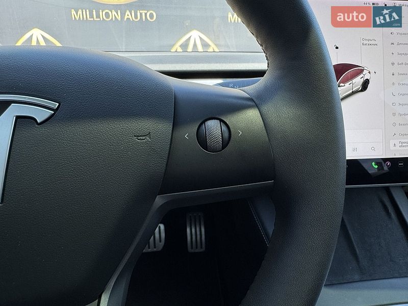 Седан Tesla Model 3 2021 в Киеве