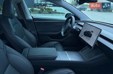 Седан Tesla Model 3 2024 в Дубні
