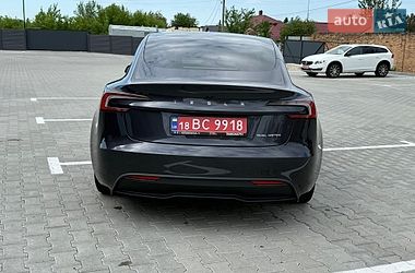 Седан Tesla Model 3 2024 в Дубні