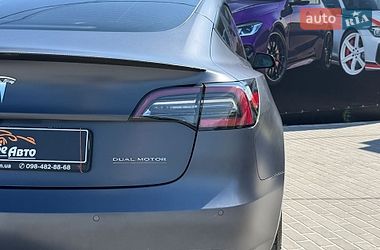 Седан Tesla Model 3 2022 в Львові