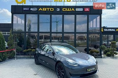 Седан Tesla Model 3 2020 в Львове
