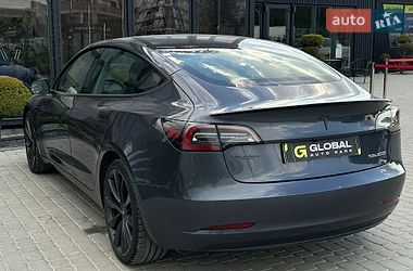 Седан Tesla Model 3 2020 в Львове