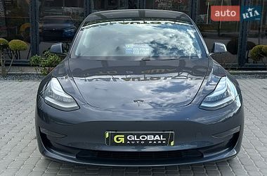 Седан Tesla Model 3 2020 в Львове