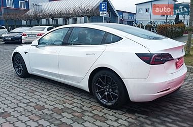Седан Tesla Model 3 2019 в Львове