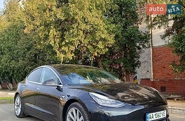 Седан Tesla Model 3 2018 в Киеве