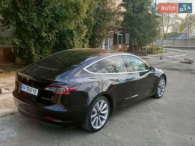 Седан Tesla Model 3 2018 в Киеве