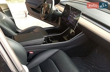 Седан Tesla Model 3 2018 в Киеве
