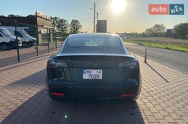 Седан Tesla Model 3 2022 в Рівному
