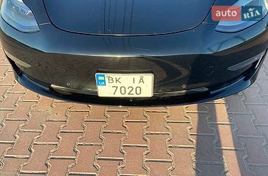 Седан Tesla Model 3 2022 в Рівному