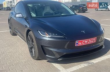 Седан Tesla Model 3 2024 в Киеве